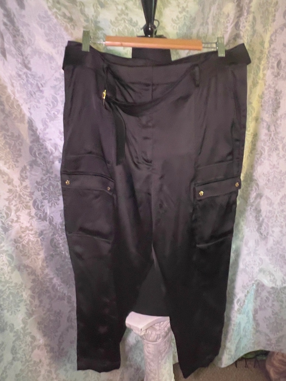 White House Black Market Black Cropped Cargo Pants